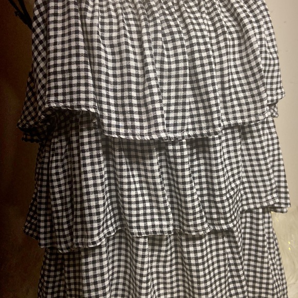The native one ruffle gingham top large - Picture 2 of 6